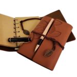 Ahşap Kutulu Taba Renk Deri Defter ve Kalem Set - Görsel 2